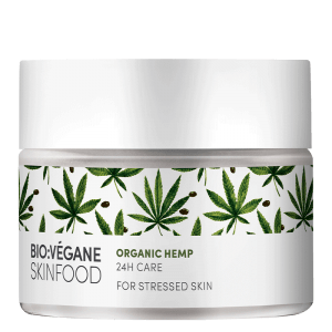 <b>TRATAMIENTO 24H</b><br>para piel estresada<br>Cáñamo orgánico